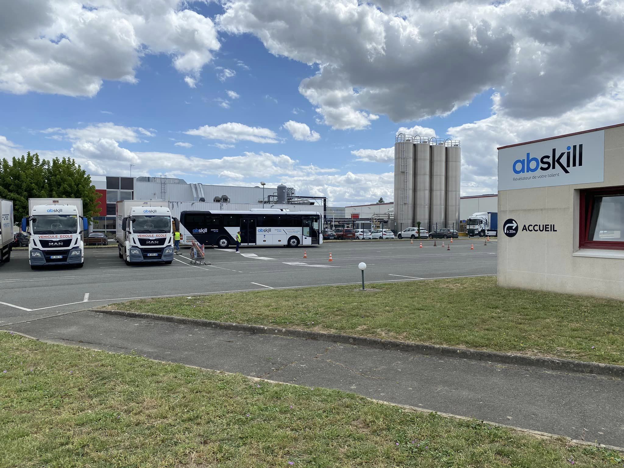 Piste évolution et façade ABSKILL Angers