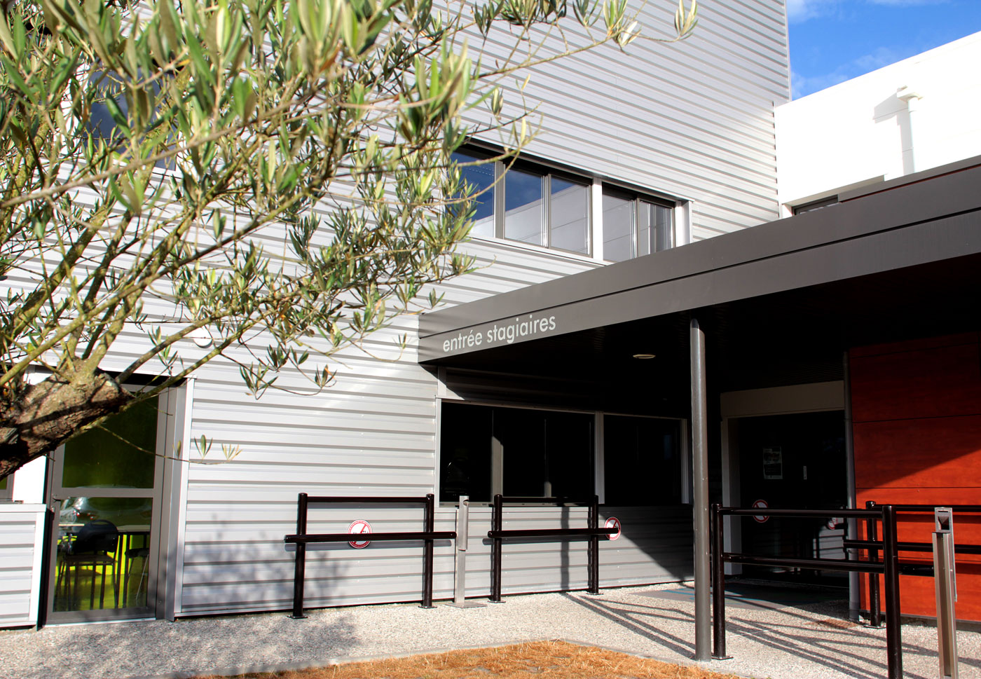 Entrée du Centre de formation ABSKILL Mont-de-Marsan