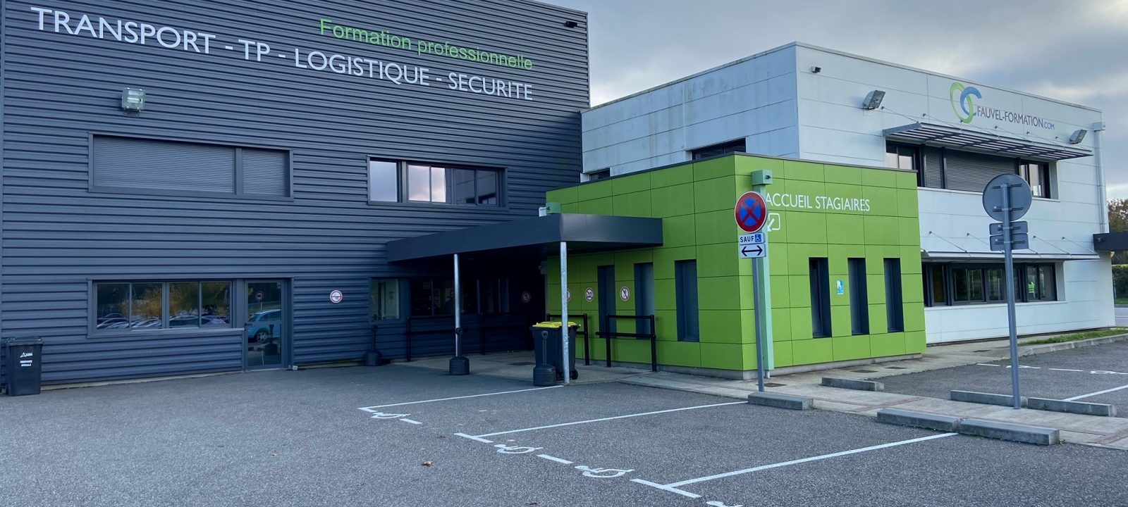 Façade extérieure centre de formation ABSKILL Agen