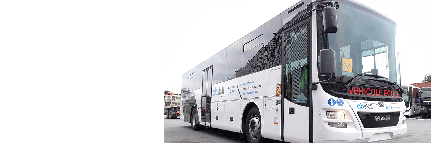 Nouveau autocar ABSKILL vue avant