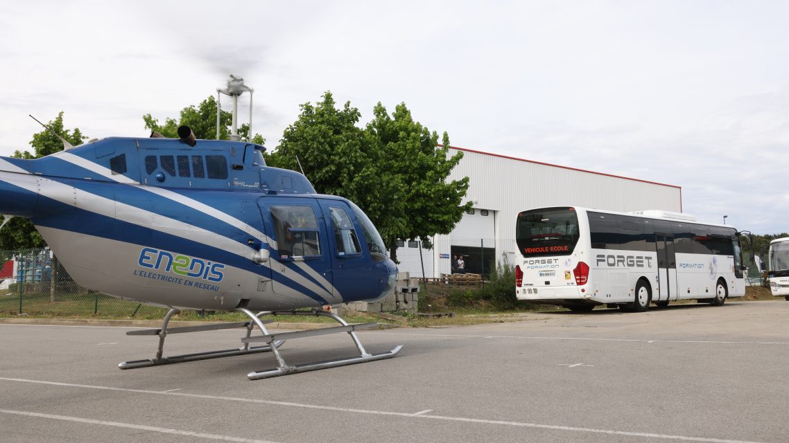 Hélicoptère ENEDIS centre ABSKILL Auray